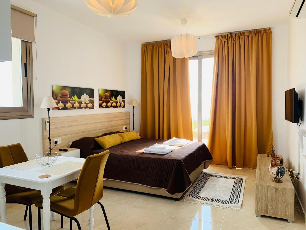 Harmony Seaview Apartments Paphos Exterior photo